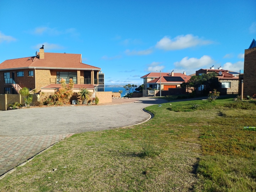  Bedroom Property for Sale in Reebok Western Cape
